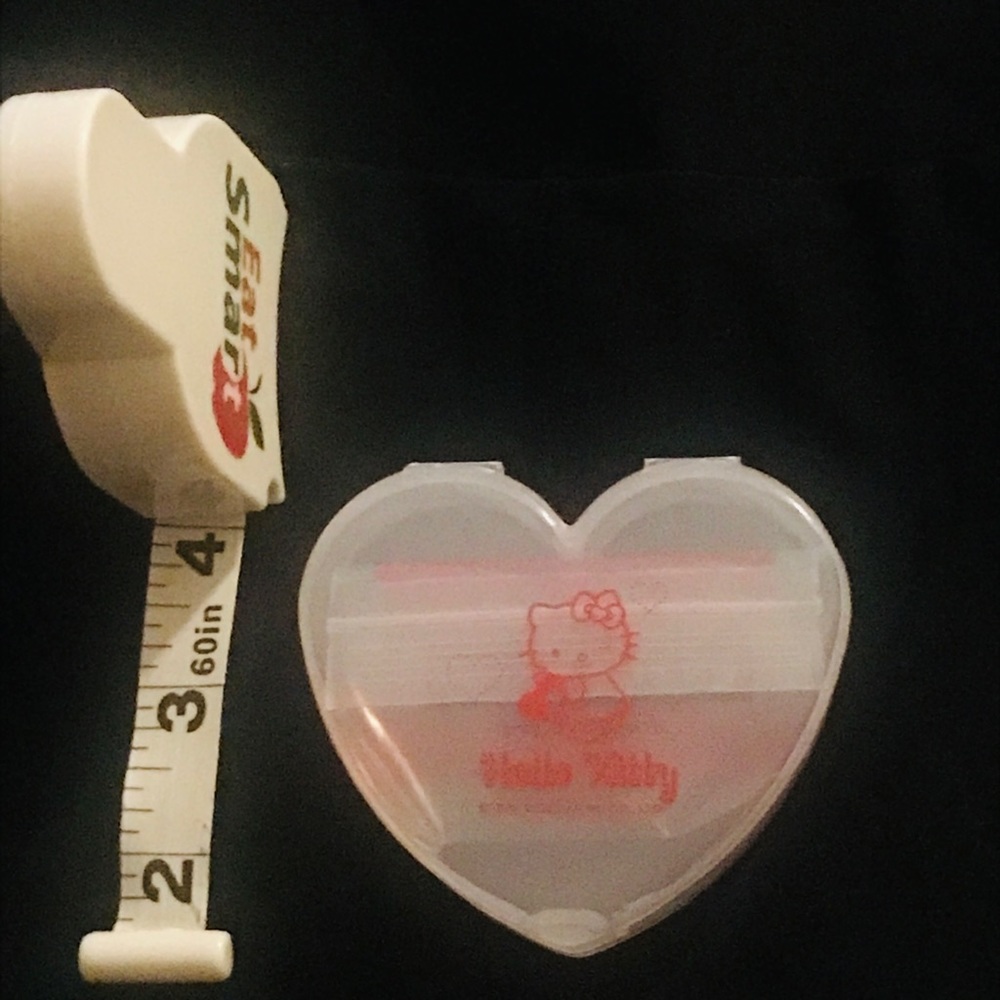Hello Kitty Heart Container - Picture 2 of 4